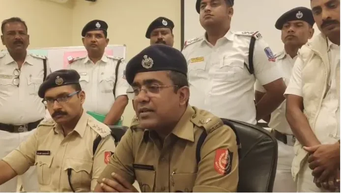 DCP (Traffic) Quazi Samsuddin Ahamed meets private school management in Siliguri.